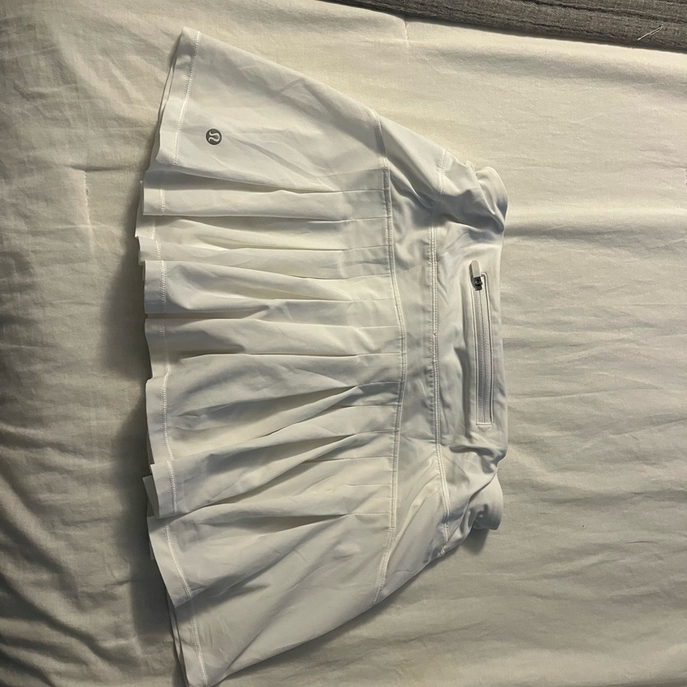 Lululemon white tennis skirt